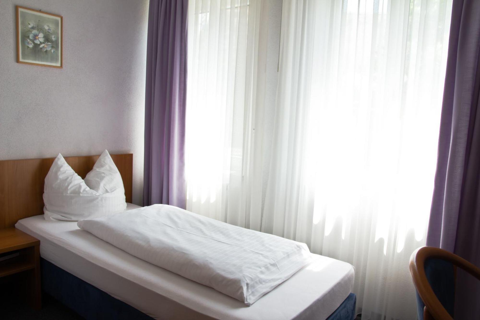 Gaestehaus Zur Kurve Zirndorf Pokój zdjęcie
