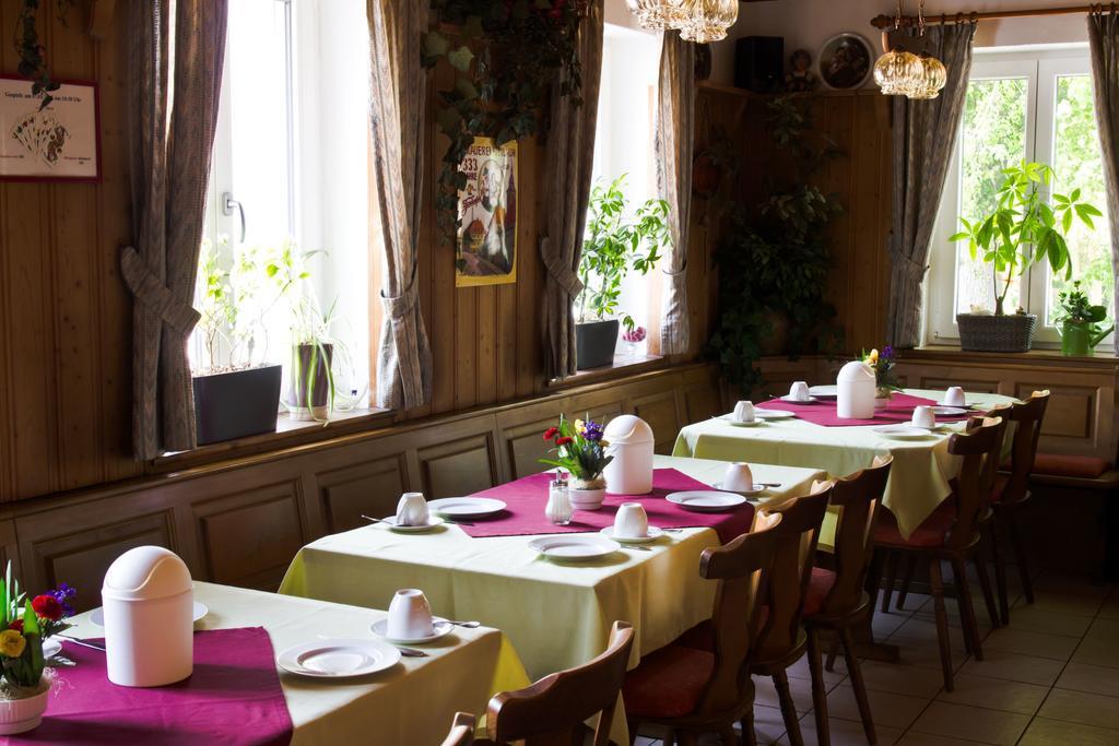 Gaestehaus Zur Kurve Zirndorf Zewnętrze zdjęcie