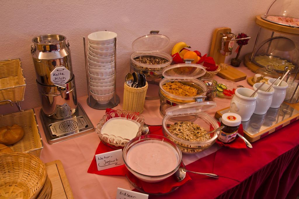 Gaestehaus Zur Kurve Zirndorf Zewnętrze zdjęcie