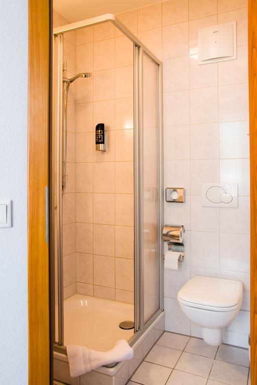 Gaestehaus Zur Kurve Zirndorf Pokój zdjęcie